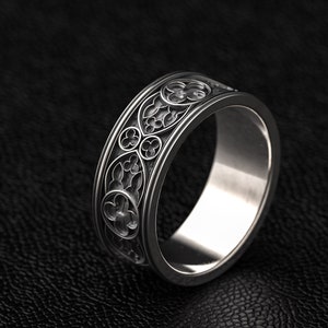 "Mens gothic jewelry with silver skull ring design"